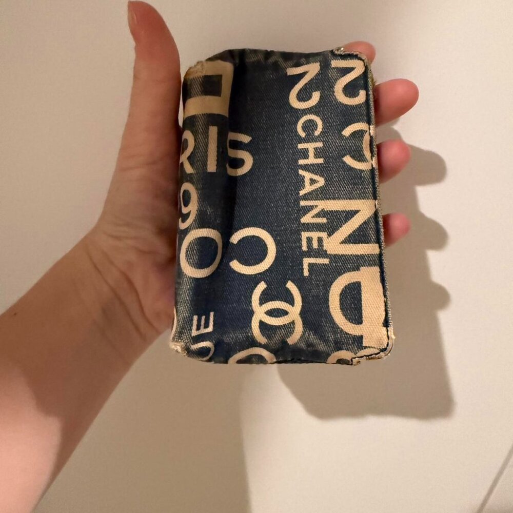 Authentic Chanel Women's Blue and Navy Wallet-purses